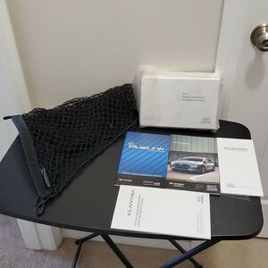 2017 Hyundai Elantra Owners Manual + Black‎ Cargo Net Like New Complete